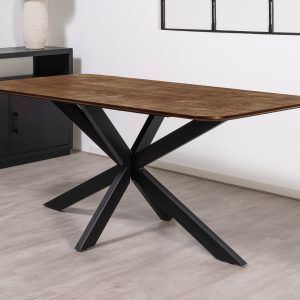 eettafel met afgeronde hoeken