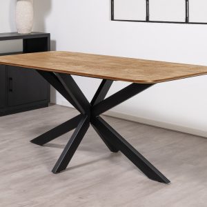 eettafel met afgeronde hoeken